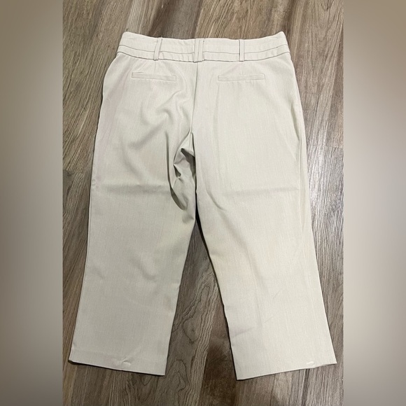 Maurices Khaki Cropped Slacks 9/10 - Picture 3 of 4